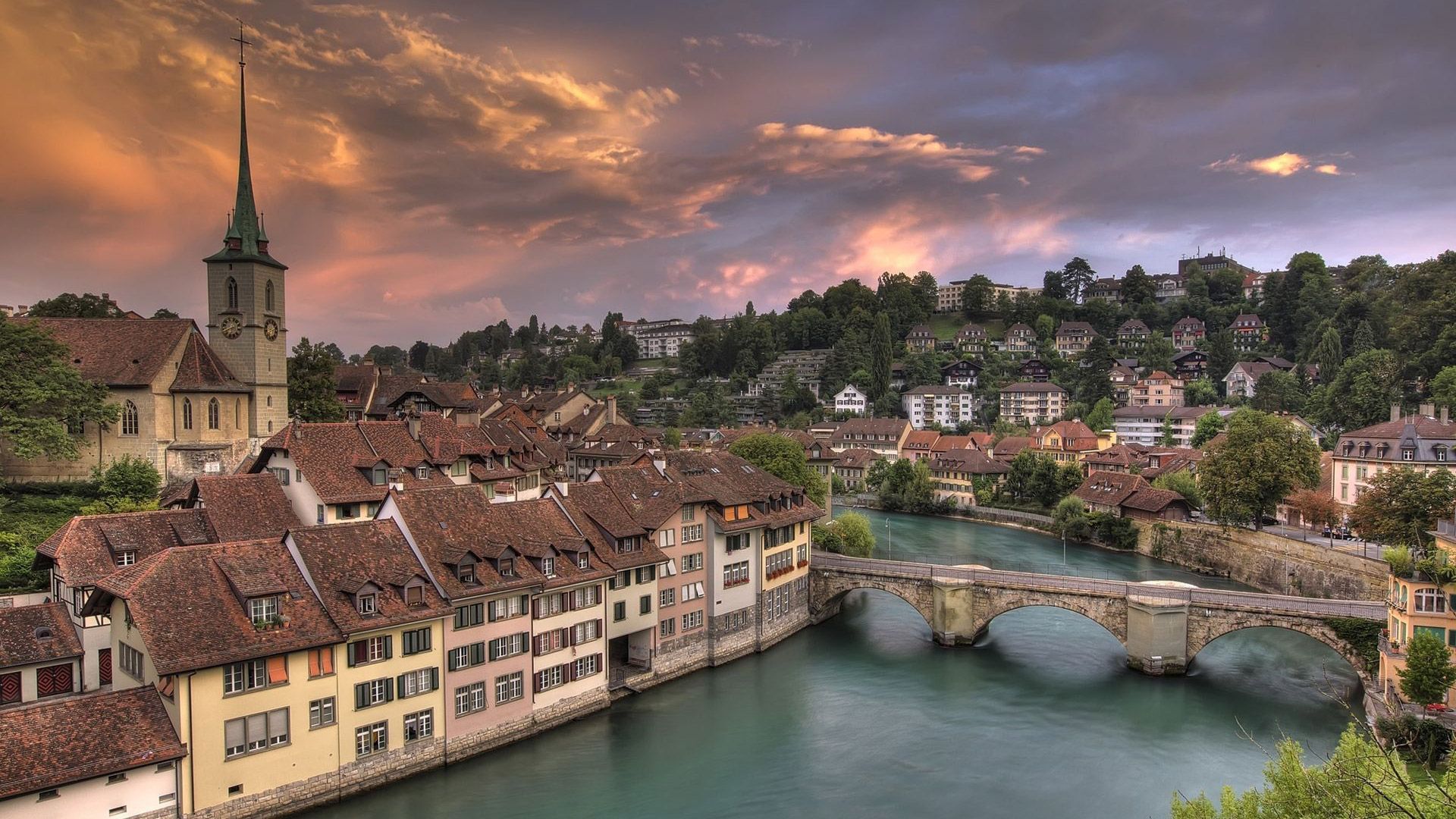With PayPorter, you can make fast, easy and safe money transfers to Czech Republic at the most affordable prices!