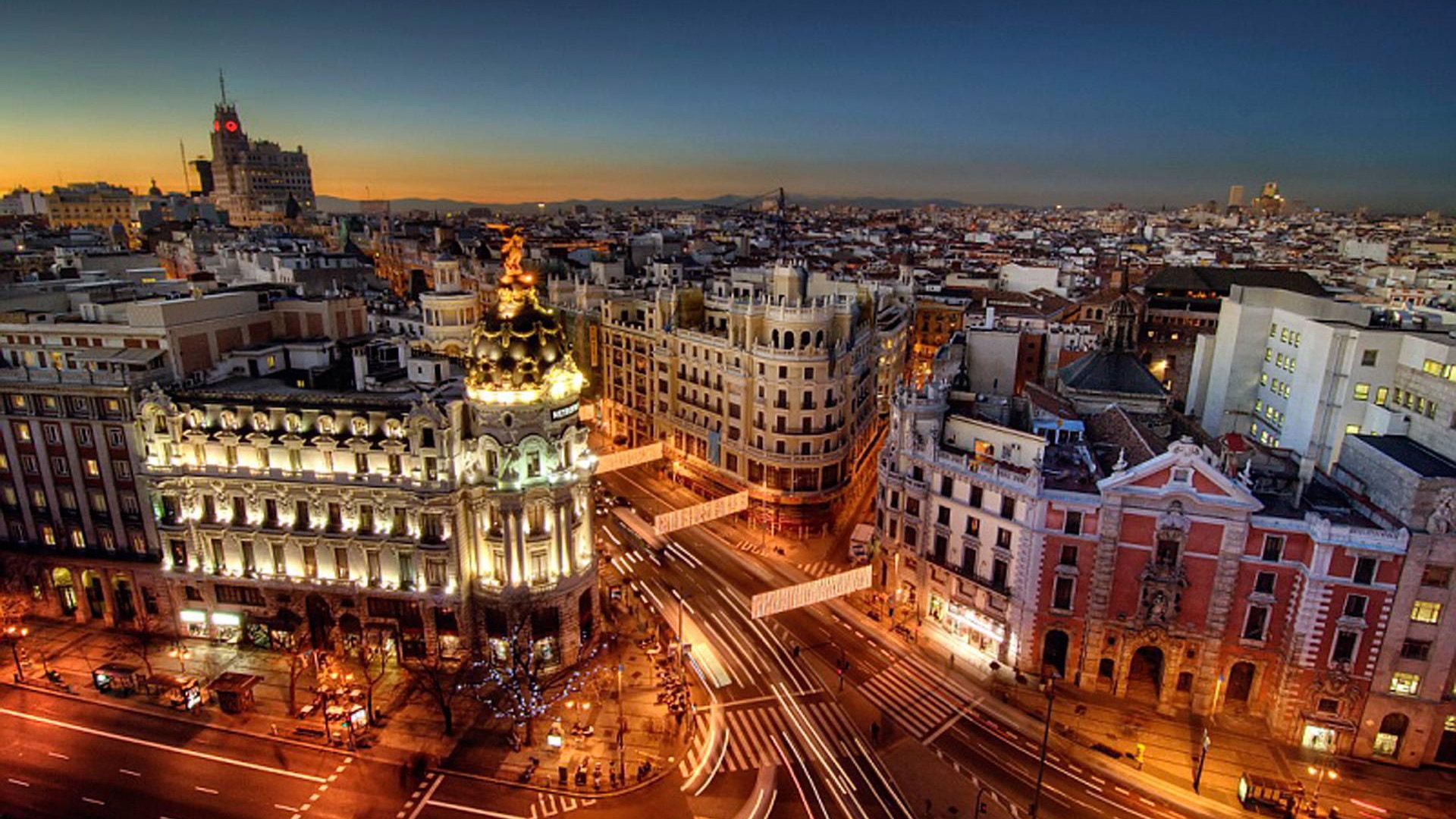 With PayPorter, you can make fast, easy and safe money transfers to Spain at the most affordable prices!