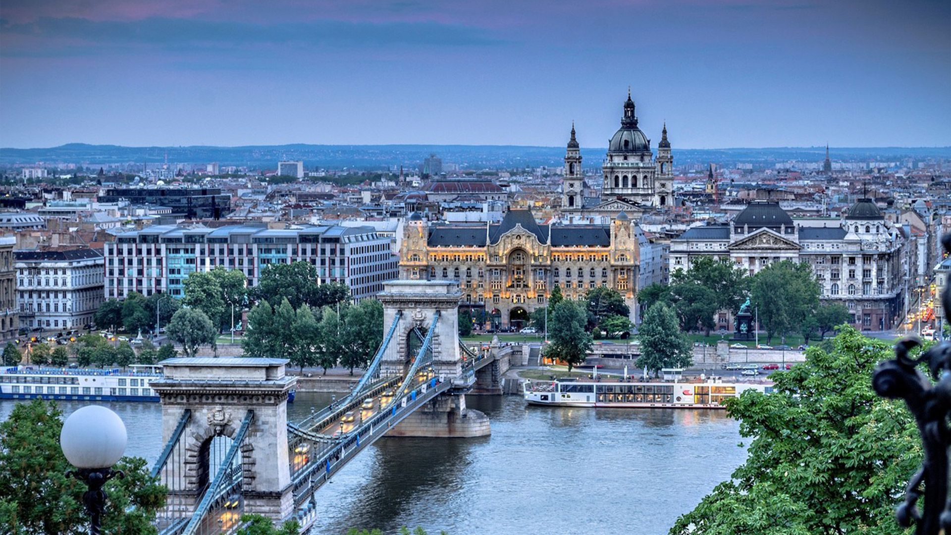 With PayPorter, you can make fast, easy and safe money transfers to Hungary at the most affordable prices!