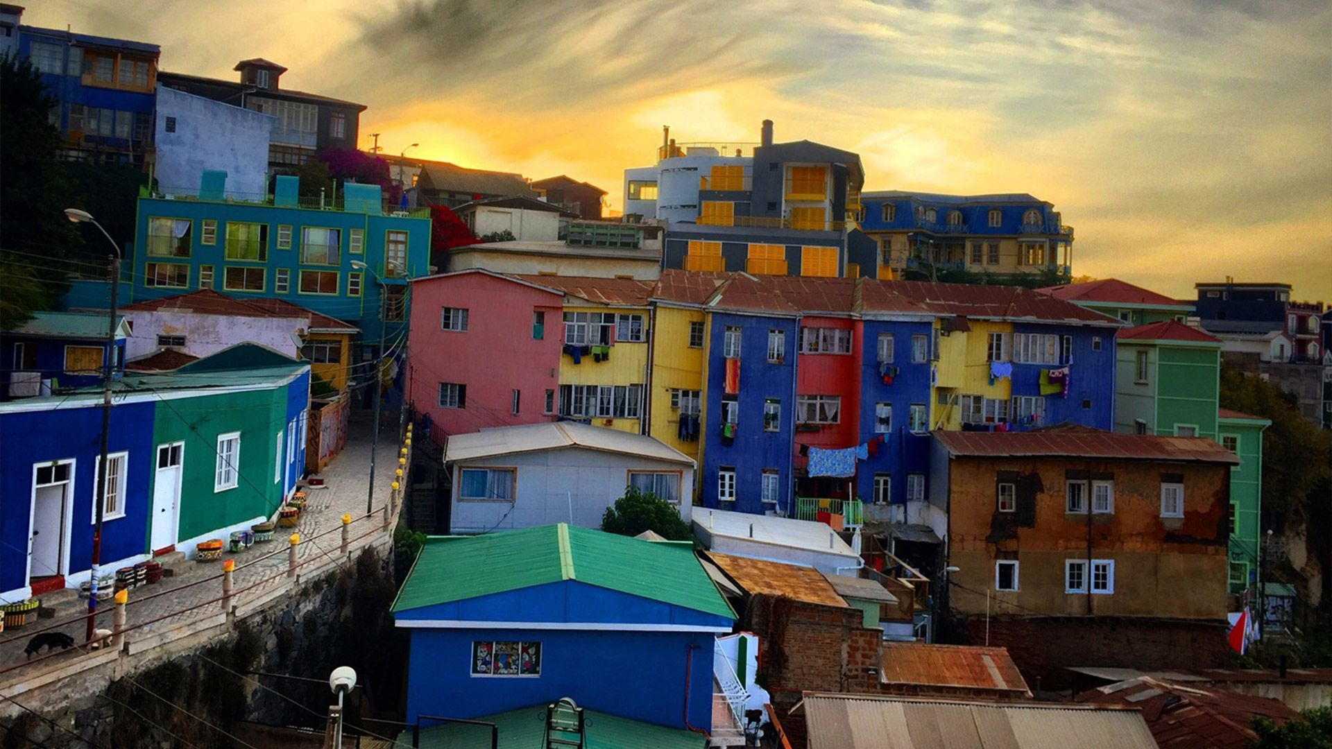 With PayPorter, you can make fast, easy and safe money transfers to Chile at the most affordable prices!
