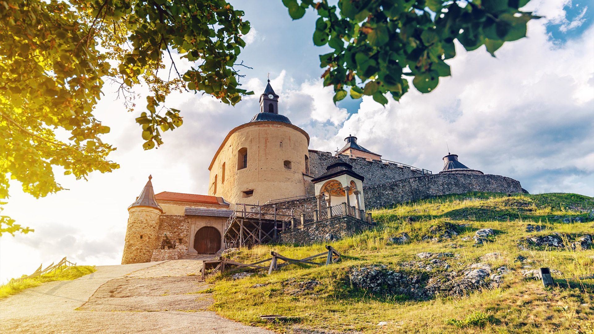 With PayPorter, you can make fast, easy and safe money transfers to Slovakia at the most affordable prices!